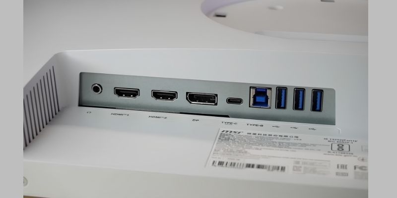 MSI Modern MD272UPHW: A Variety of Ports, Outputs, and Inputs