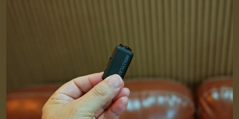 Hollyland Lark Max 2's Small Wireless Transmitter/Microphone Unit